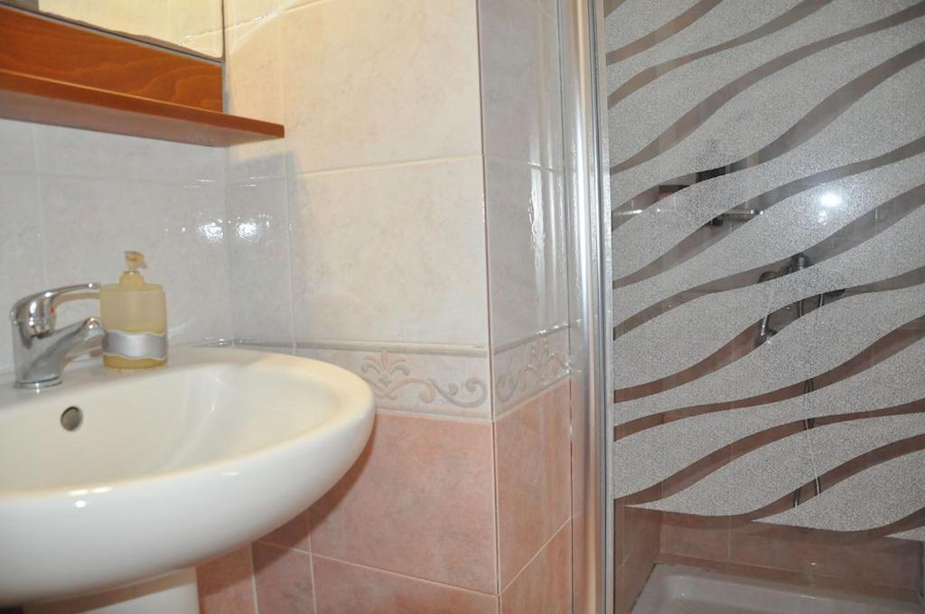 Yades Elegant 2 Minutes Away From The Case de vacanță