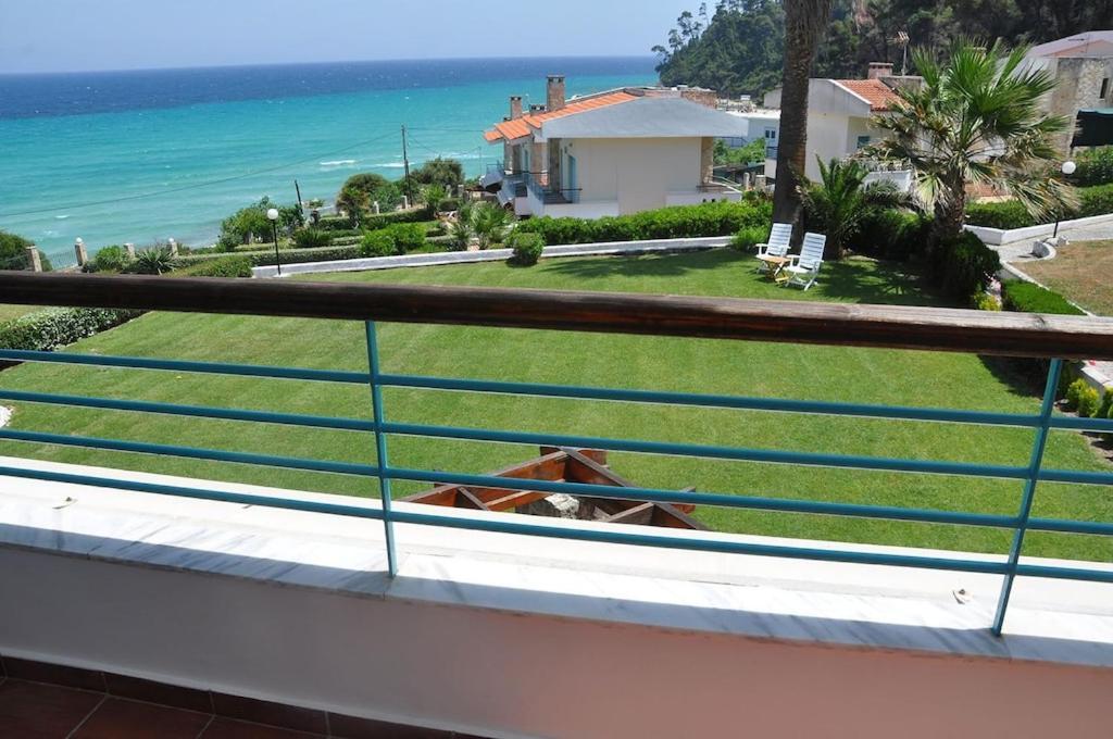 Yades Elegant 2 Minutes Away From The Case de vacanță *