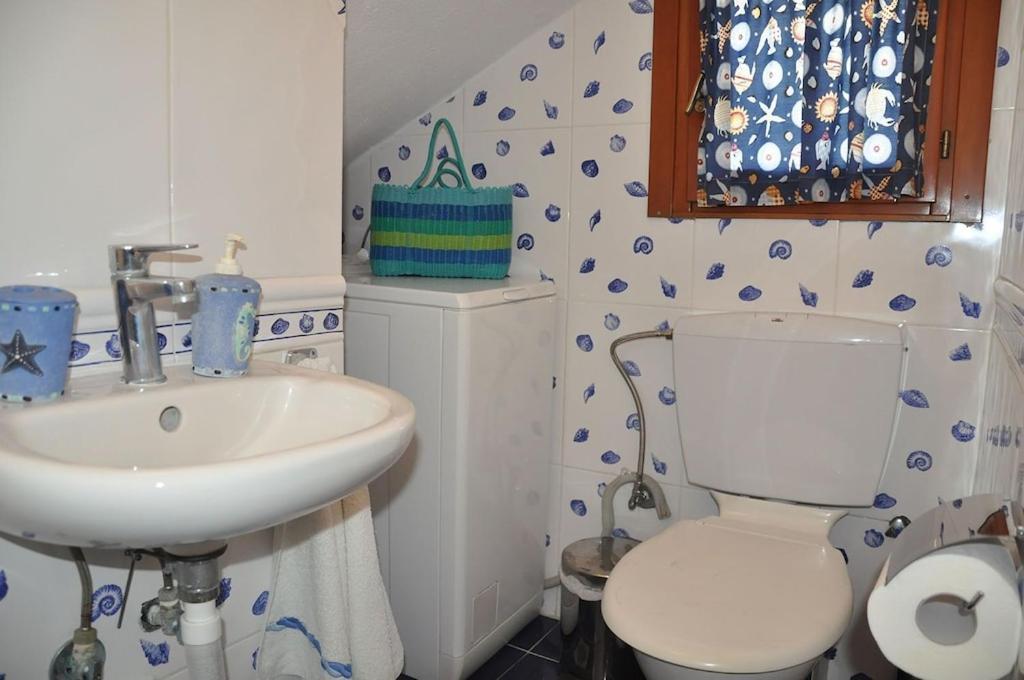 Yades Elegant 2 Minutes Away From The