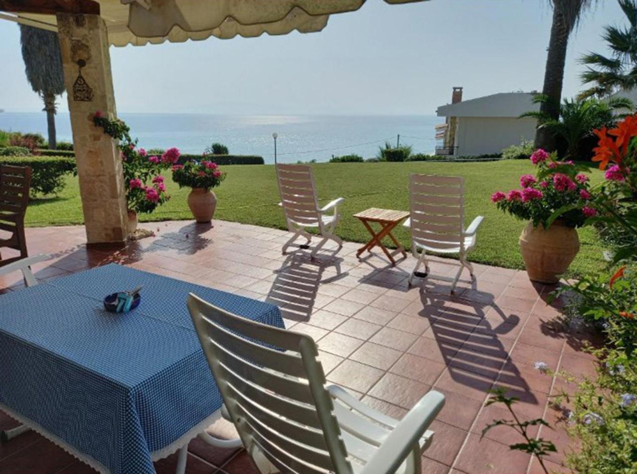 Case de vacanță Yades Elegant 2 Minutes Away From The Kallithea (Chalkidiki)